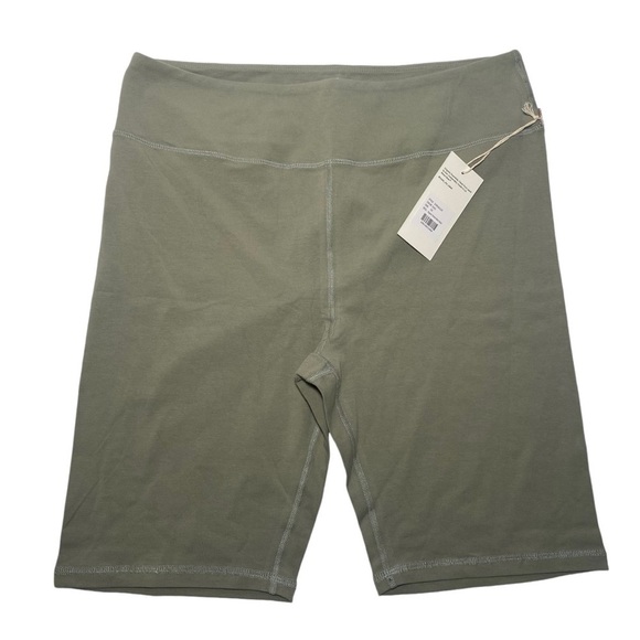 MATE the Label Organic Stretch Biker Short in Sage In 3X - Picture 5 of 6
